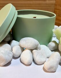 scented-candle-pastel-light-green-tin-2