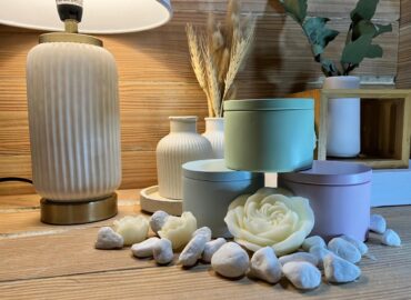 scented-candle-pastel-tin
