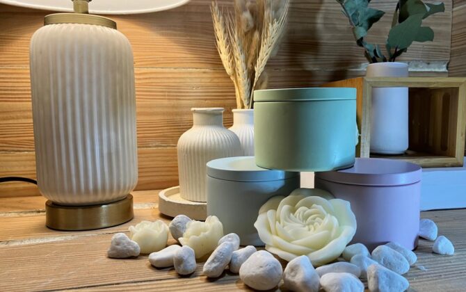 scented-candle-pastel-tin